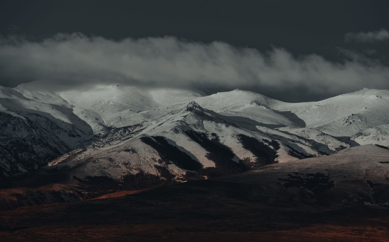 Mountain Covered with Snow — O tour gastronômico de COUNTRY: cada recomendação checada na hora.