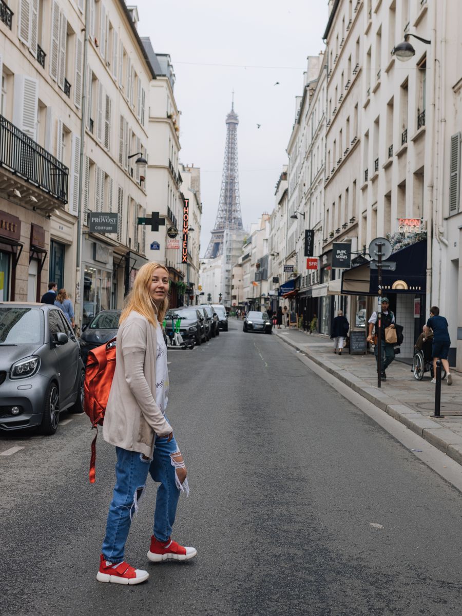 paris street photo — As boas-vindas em casa: eSIM apagado com um toque, sem contrato para cancelar.