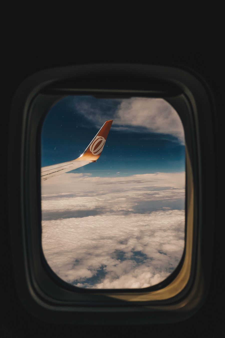 aircraft wing — O passe de trem de Mozambique: horários ao vivo, reserva de assento no app.